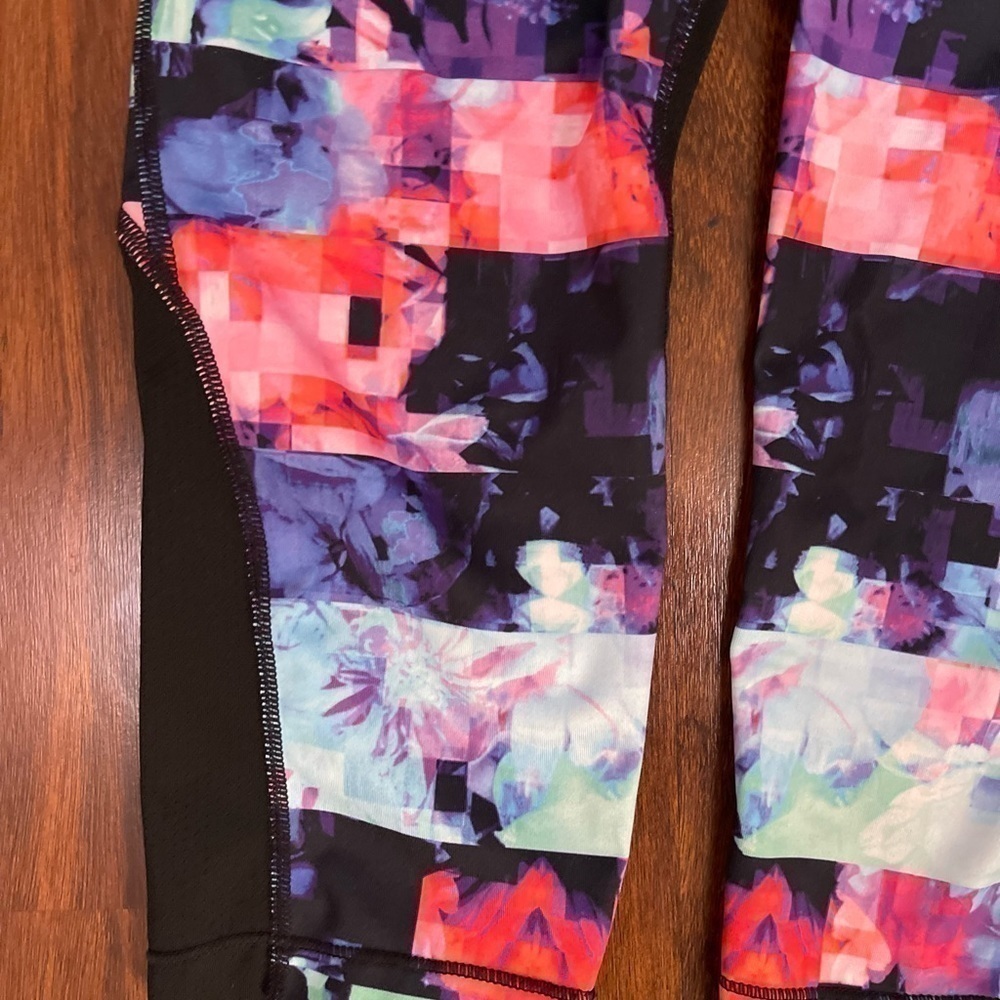 ✨ Nike Pro Abstract Floral Workout Leggings Small - Picture 5 of 12